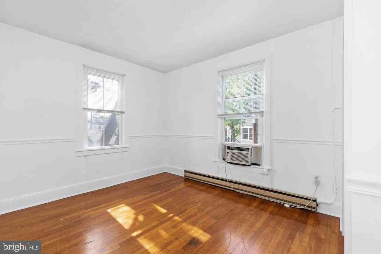 702 S Braddock St Apt 3 #3 - Photo 5 of 12