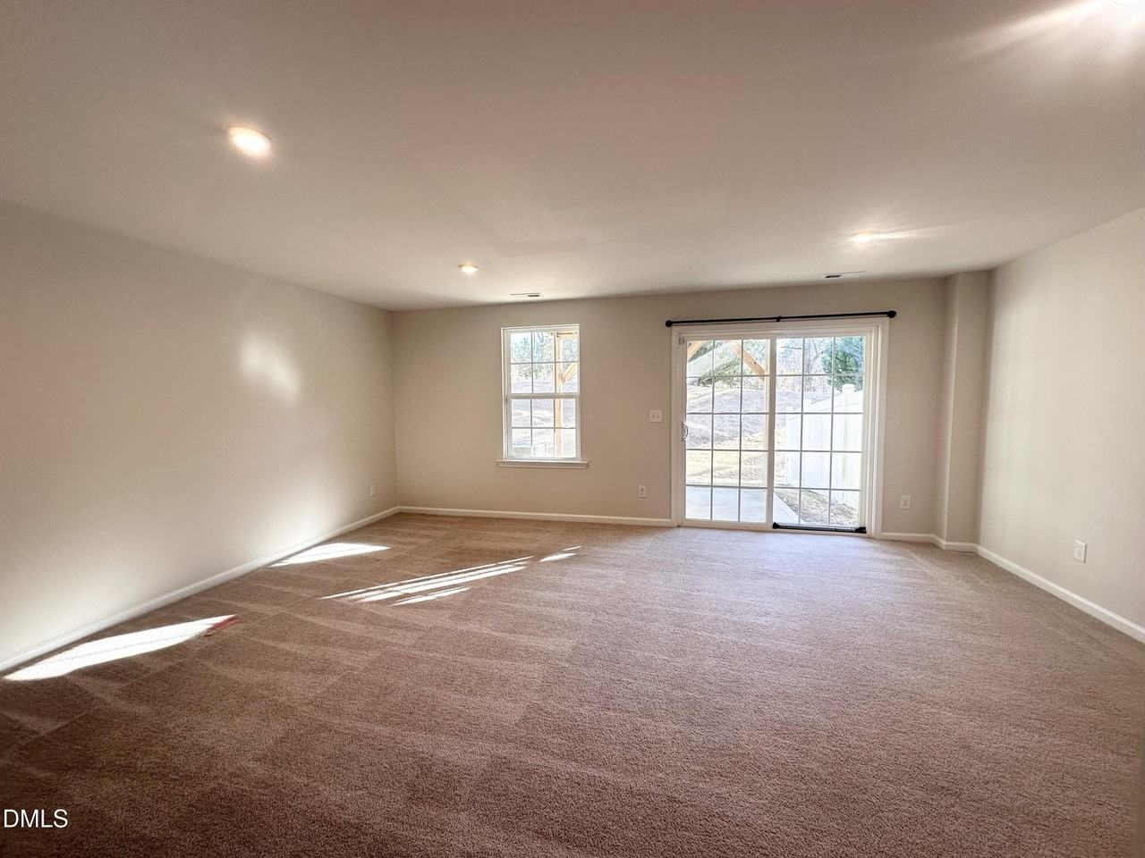 945 Arnold Place Dr - Photo 2 of 20