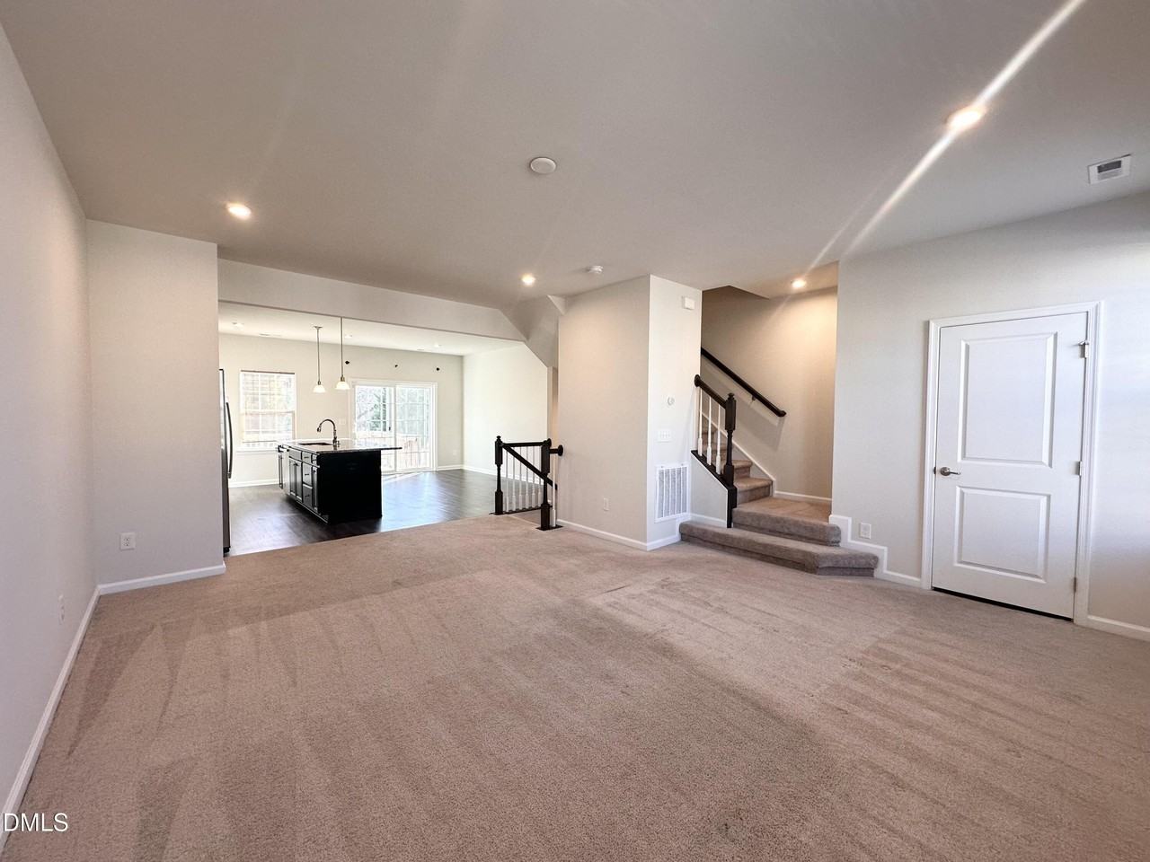 945 Arnold Place Dr - Photo 4 of 20