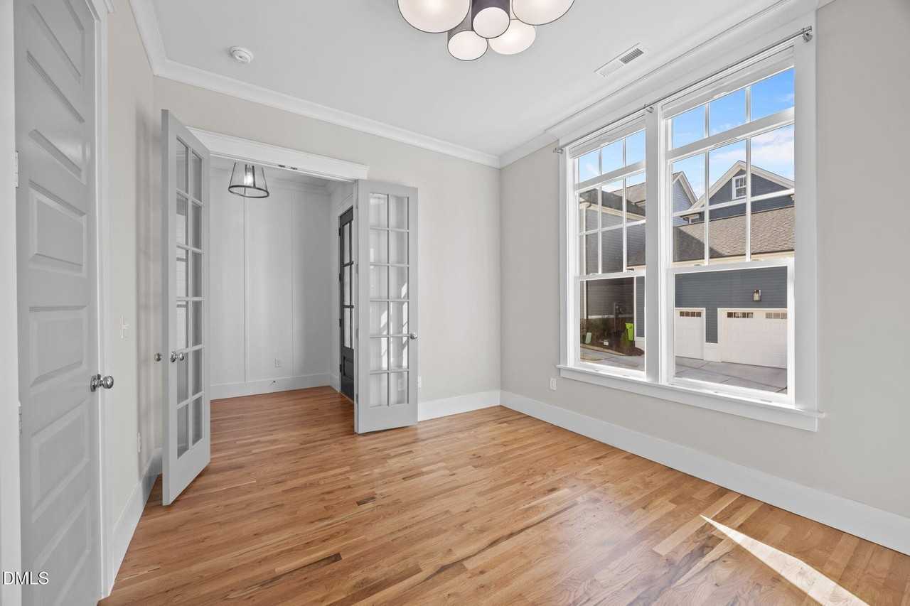 916 Noisette Ct - Photo 5 of 48