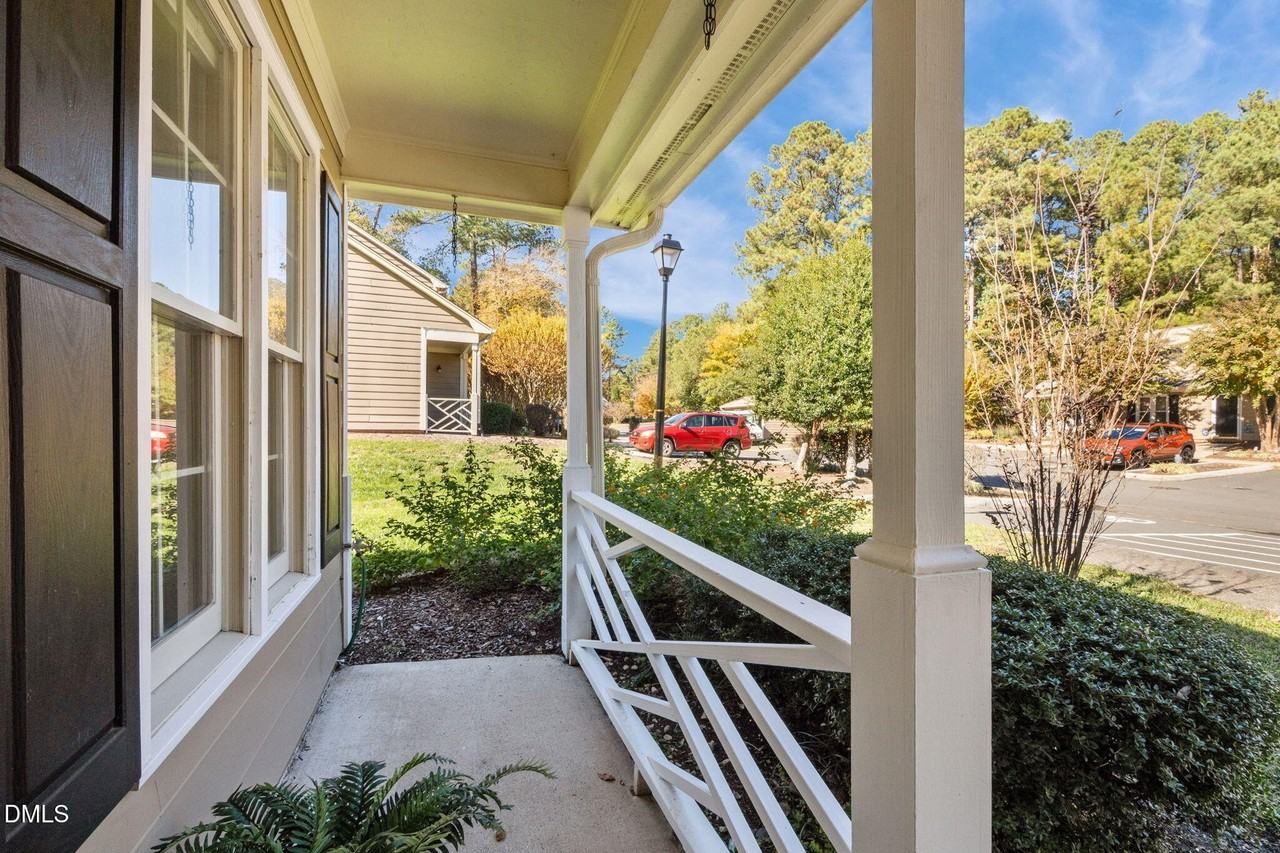 67 Crystal Oaks Ct - Photo 3 of 22