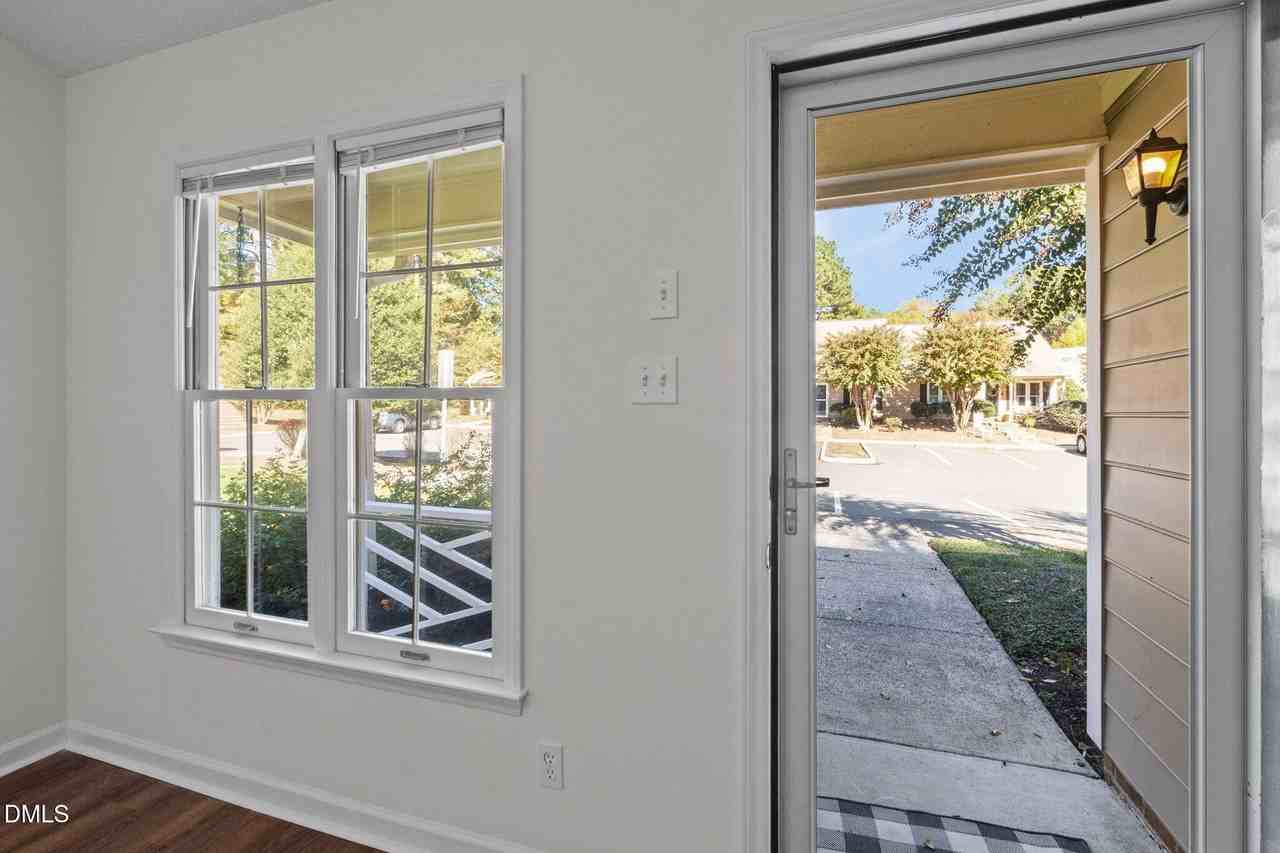 67 Crystal Oaks Ct - Photo 4 of 22