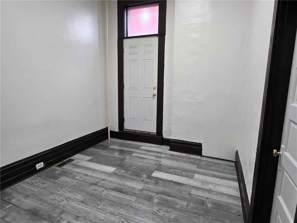 812 Mcclure St #812 - Photo 5 of 10