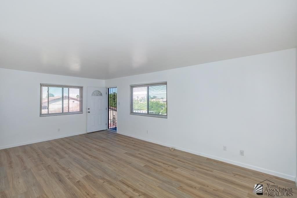 1286 W 20th Pl - Photo 4 of 14