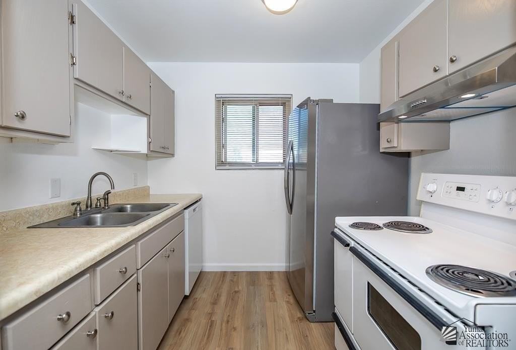 1286 W 20th Pl - Photo 7 of 14