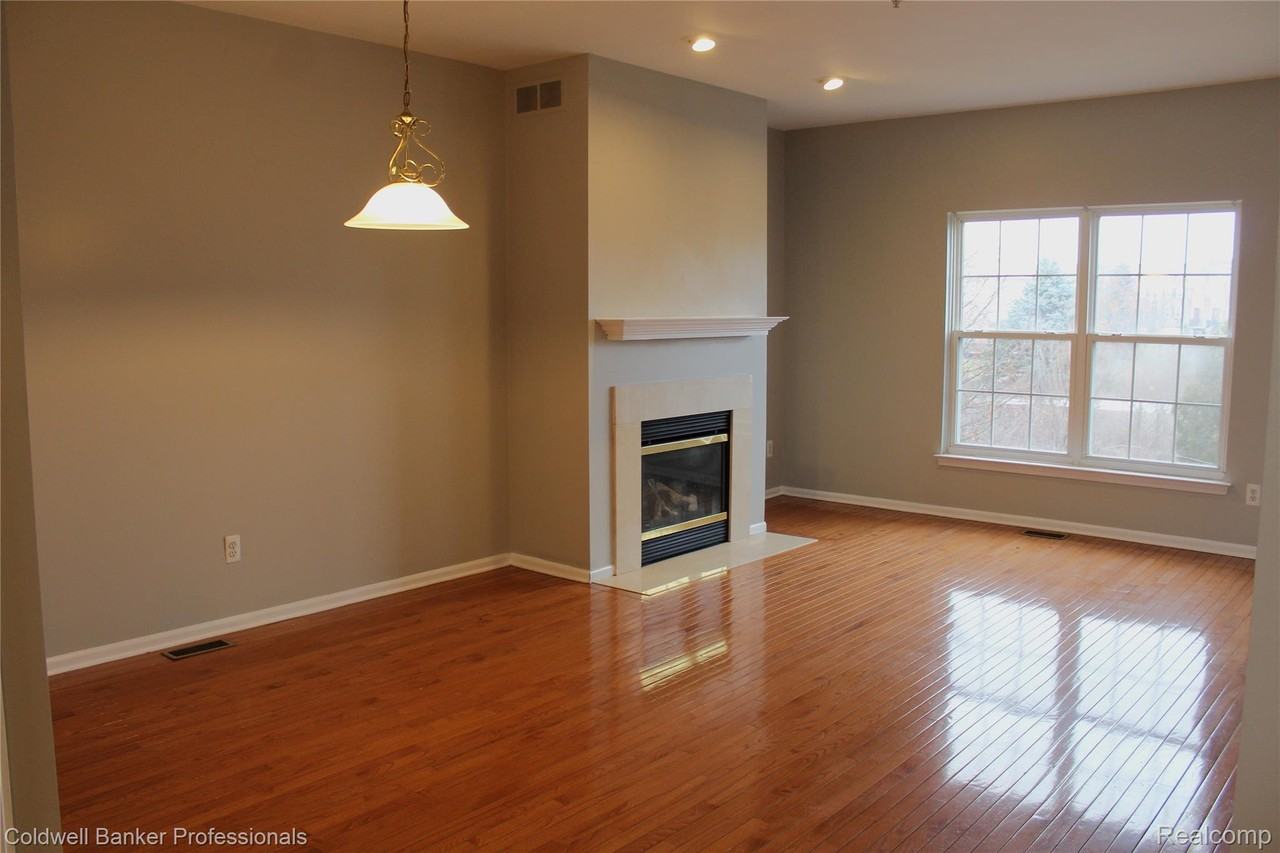 387 Cherry Orchard Rd - Photo 4 of 23