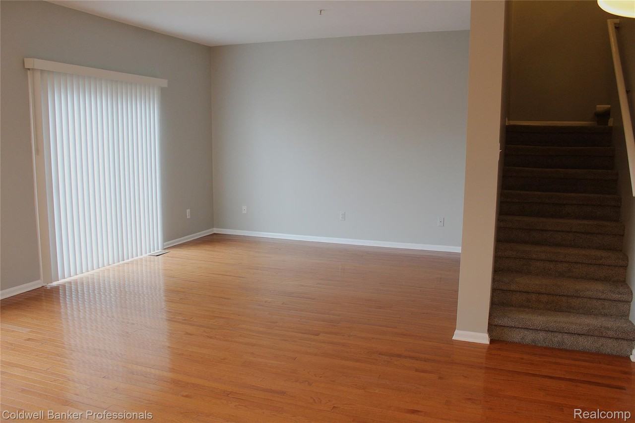 387 Cherry Orchard Rd - Photo 5 of 23