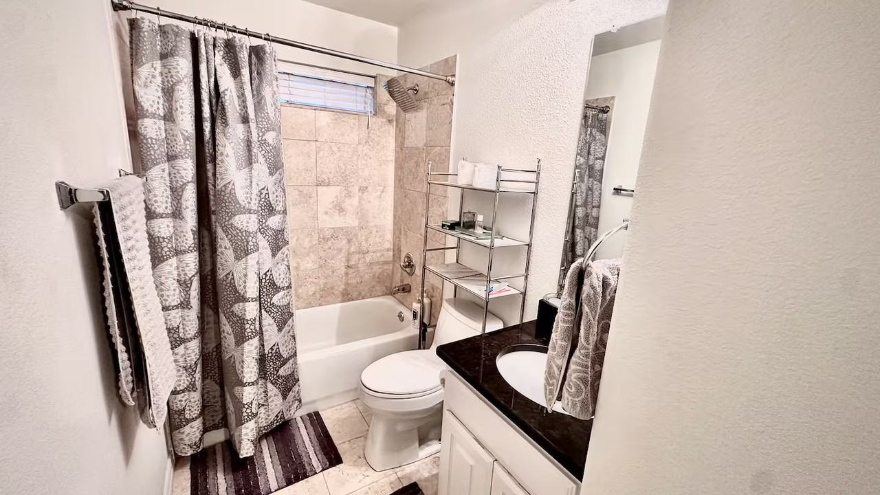 1237 Tioga Dr #1 - Photo 3 of 16