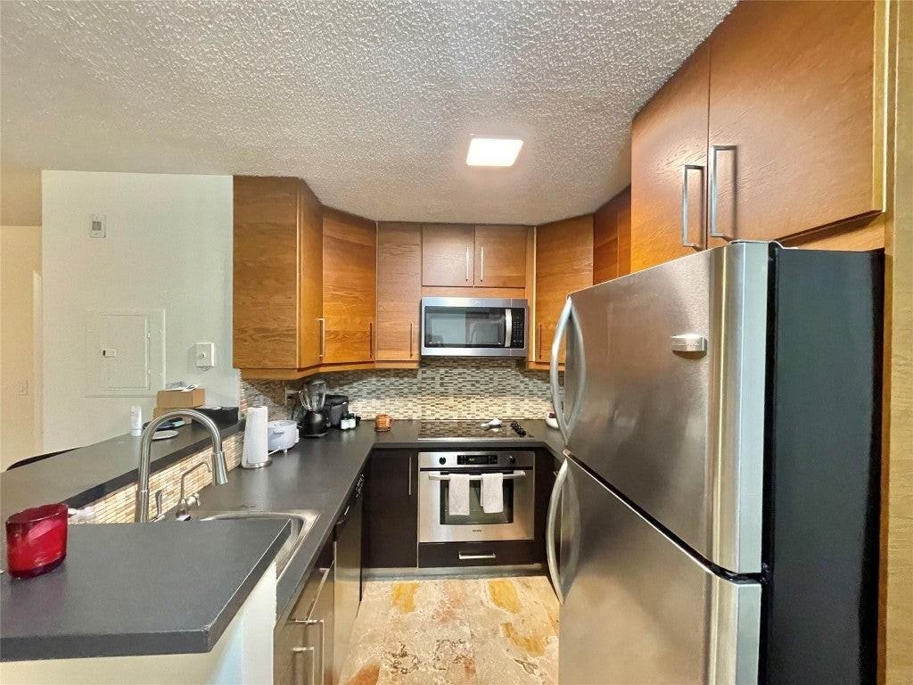 851 Lyons Rd - Photo 6 of 34