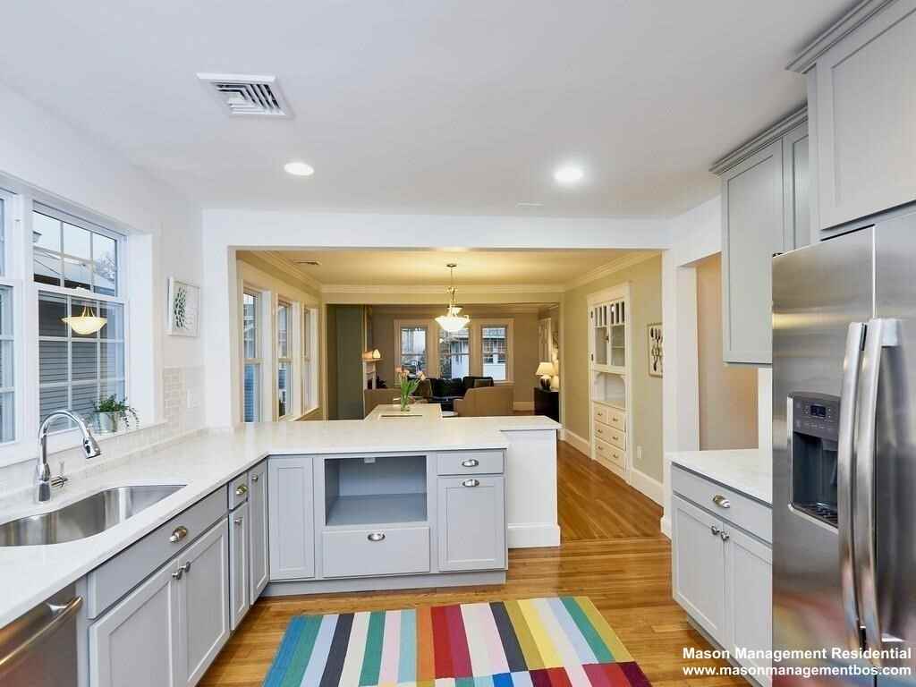 38 Roseway St #2 - Photo 3 of 11