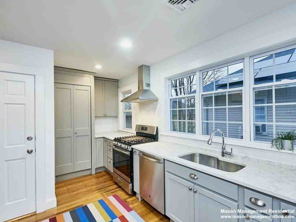 38 Roseway St #2 - Photo 4 of 11