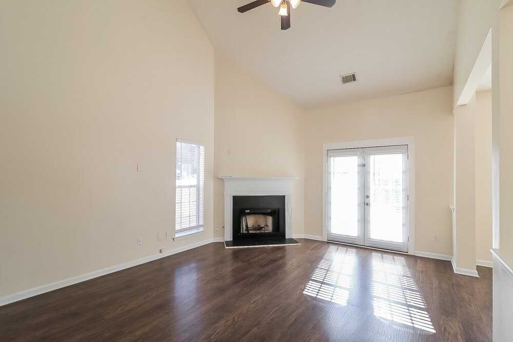 1091 Wynnbrook Ln - Photo 5 of 17