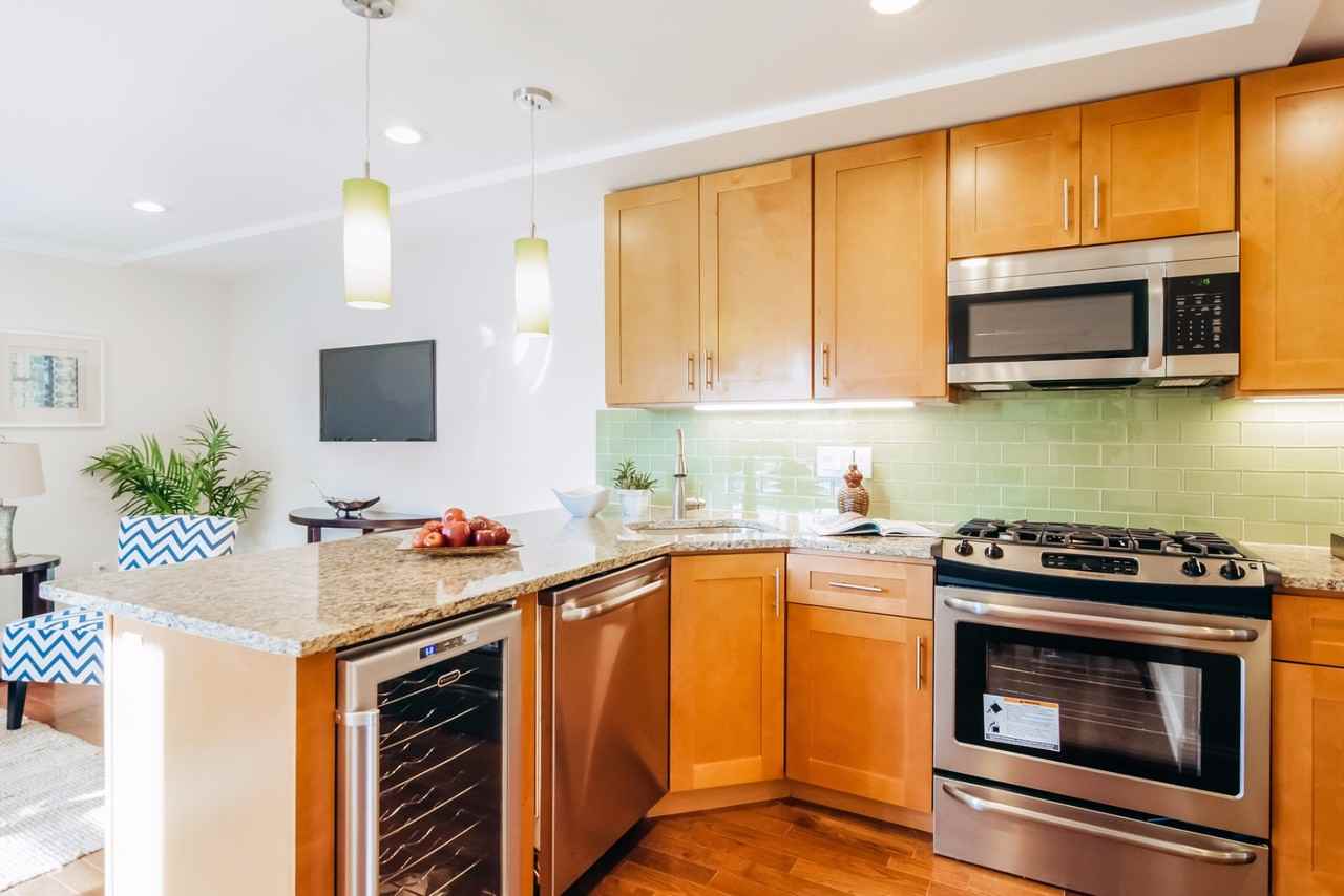 111 Maverick St #1 - Photo 6 of 15