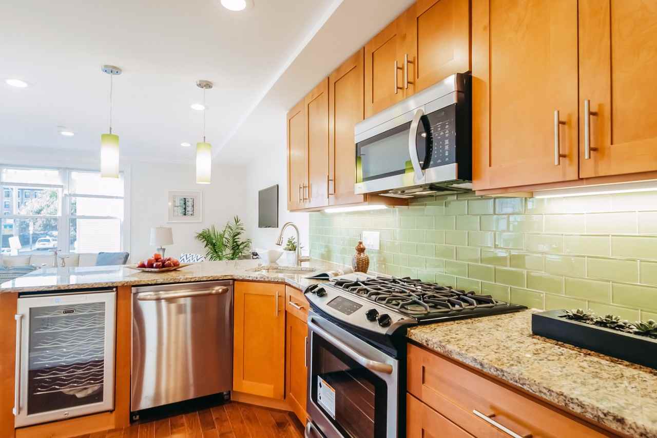 111 Maverick St #1 - Photo 7 of 15