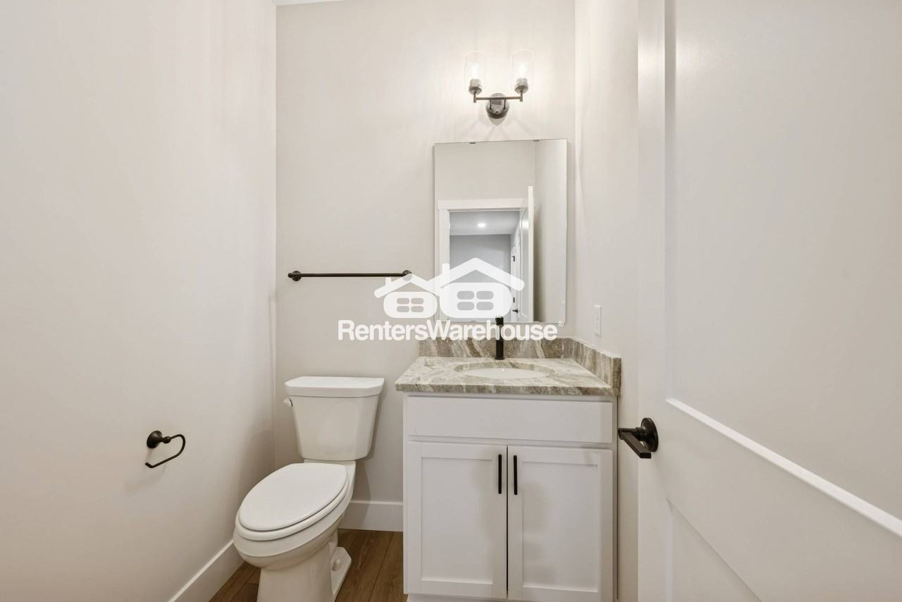 3413 Douglas Dr N - Photo 7 of 21