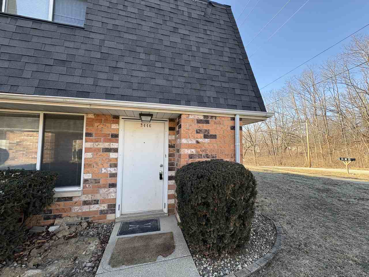 3446 West Richwoods Boulevard - Photo 3 of 15