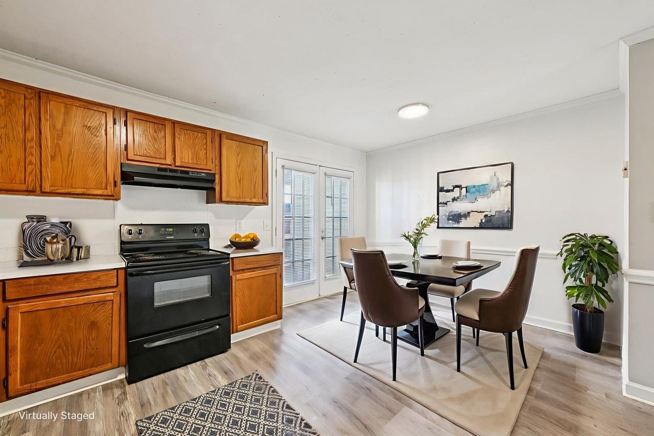 Courtyard Townhomes - Photo 2 of 11