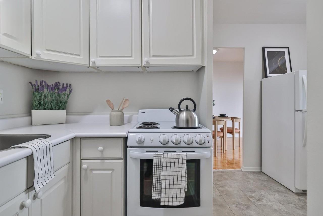 49 Wellington Street - Photo 6 of 28