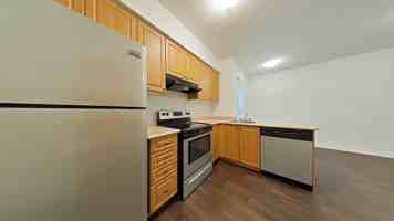 featured image of 940 Bloor St W