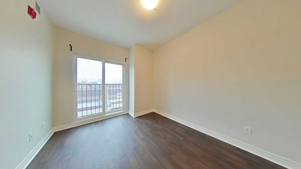 940 Bloor Street West - Photo 5 of 8