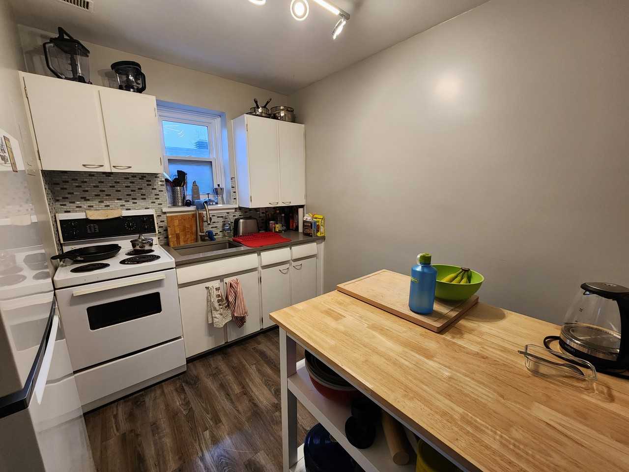 100 Waverley Street - 6 - Photo 6 of 12