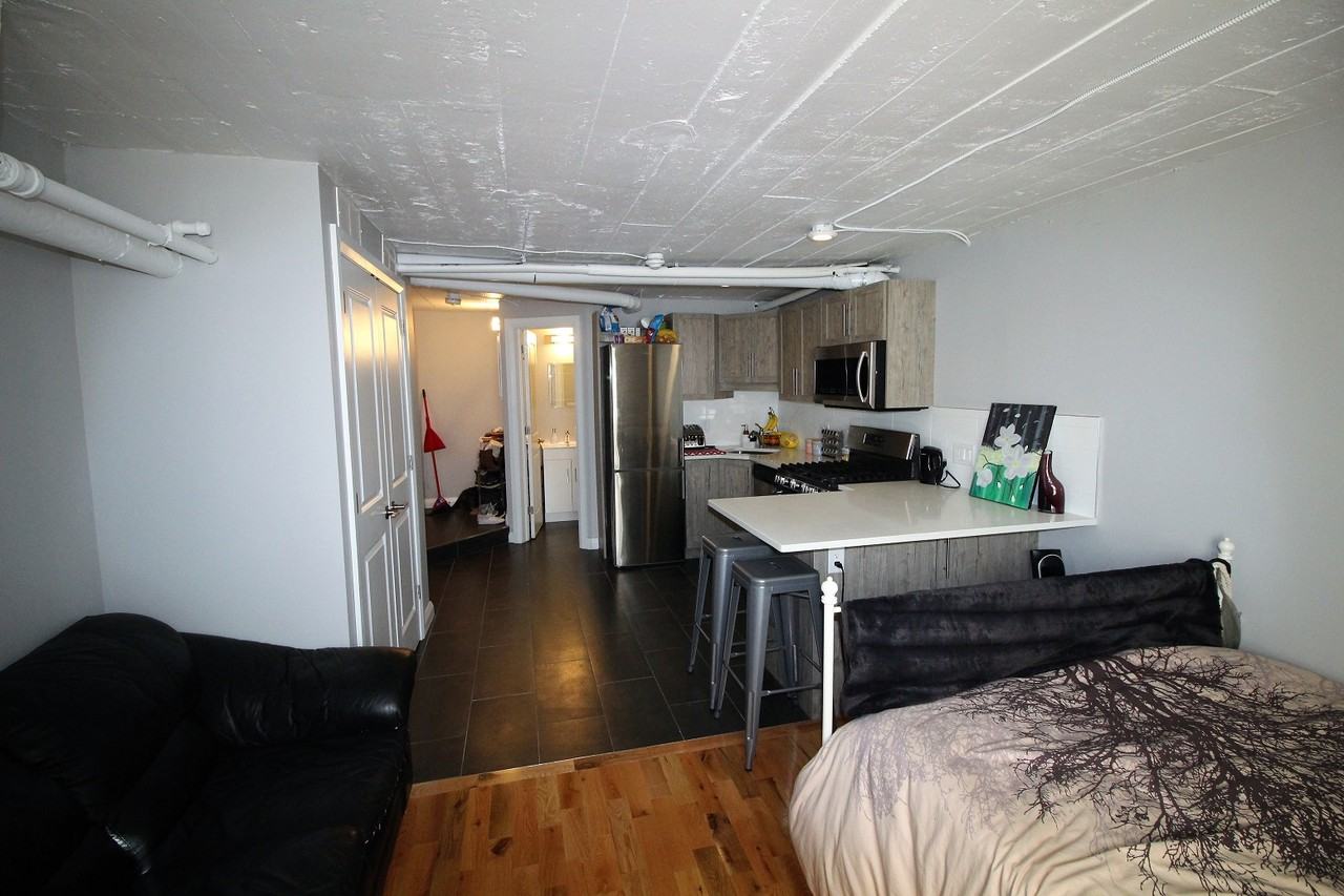 207 Charlotte Street - Photo 4 of 10