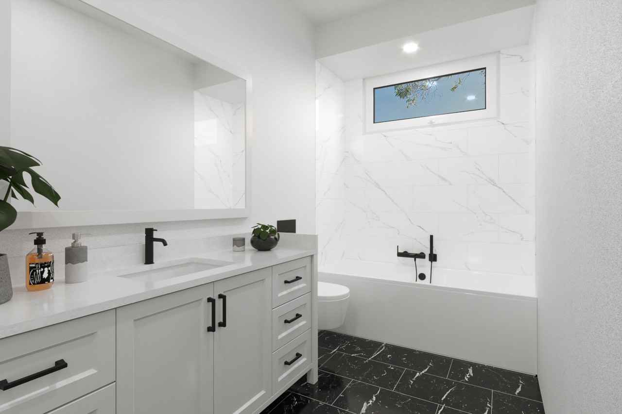 342 Shakespeare Street - 3 - Photo 5 of 6