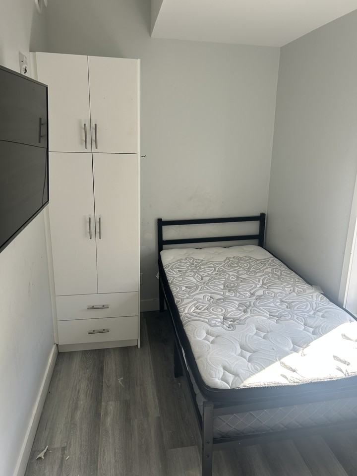 255 Somerset Street East - 11 - Photo 4 of 9