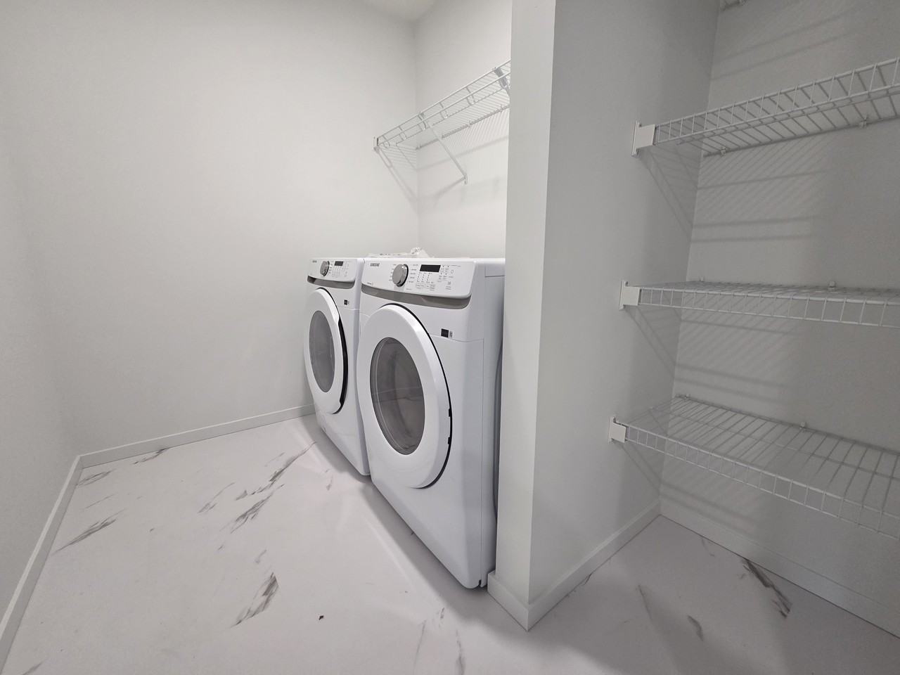 3648 213 St Main & Garage - Photo 6 of 14