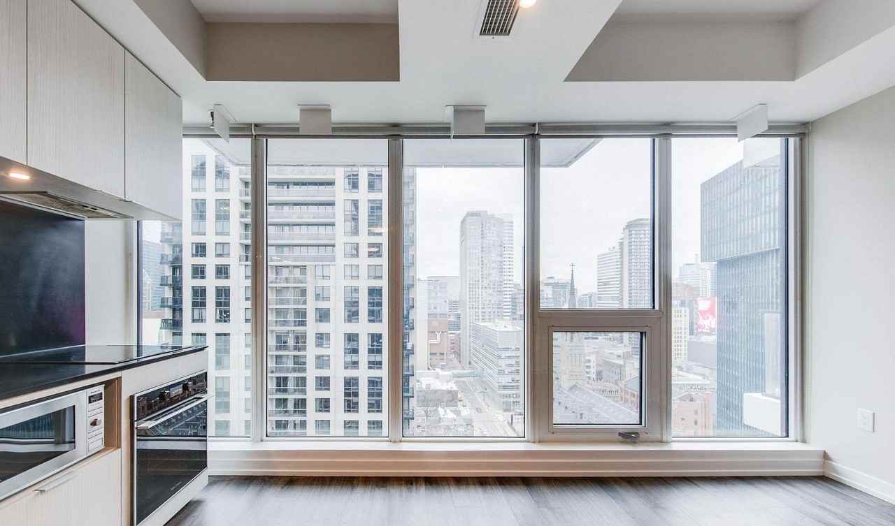 77 Shuter Street - Photo 6 of 16