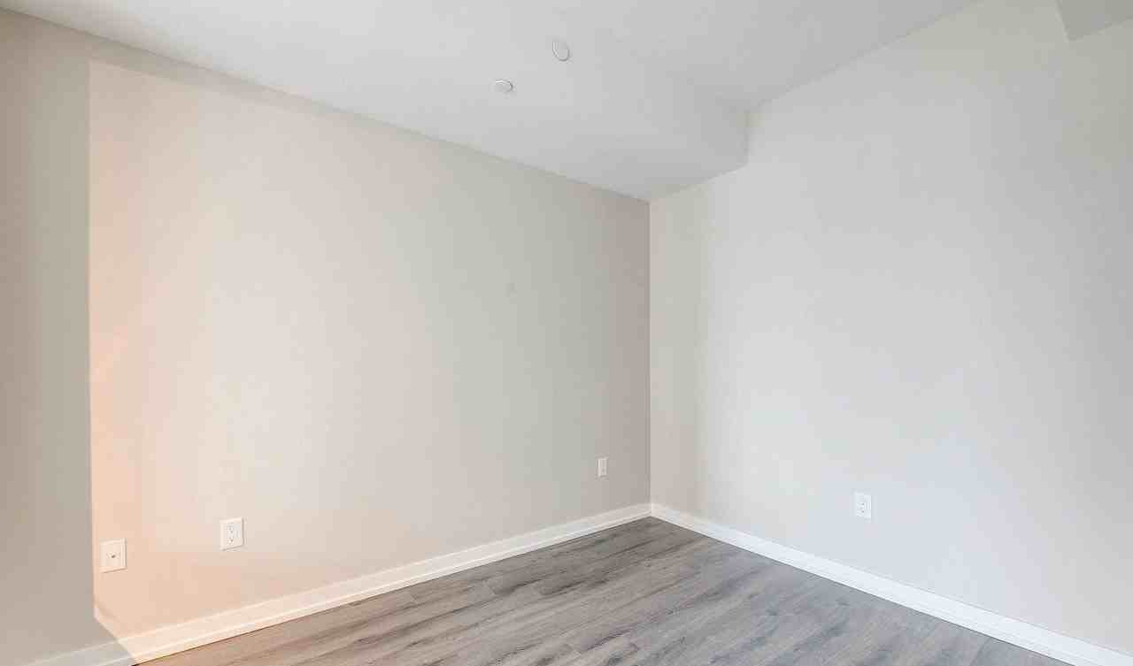 77 Shuter Street - Photo 7 of 16