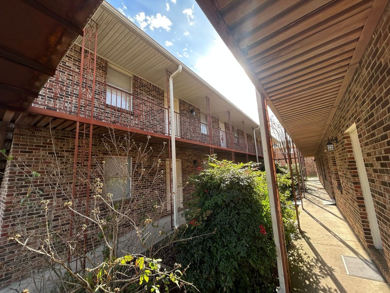 West Rock Gardens Apartments - Photo 4 of 4