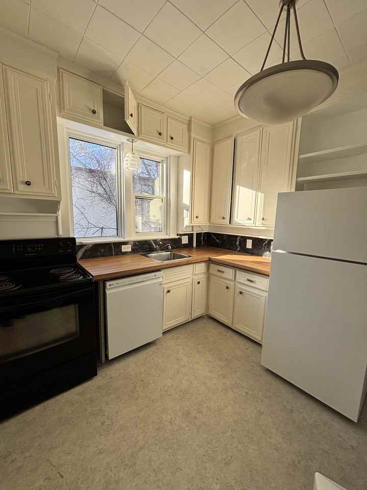 78 St Vital Rd - Photo 2 of 35