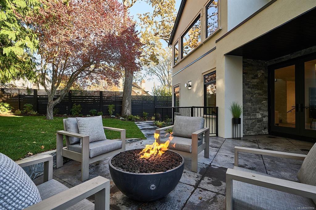 2314 Windsor Rd - Photo 3 of 50