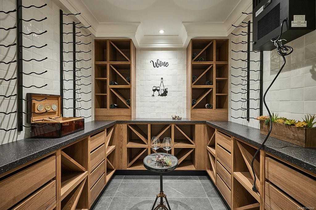 2314 Windsor Rd - Photo 5 of 50