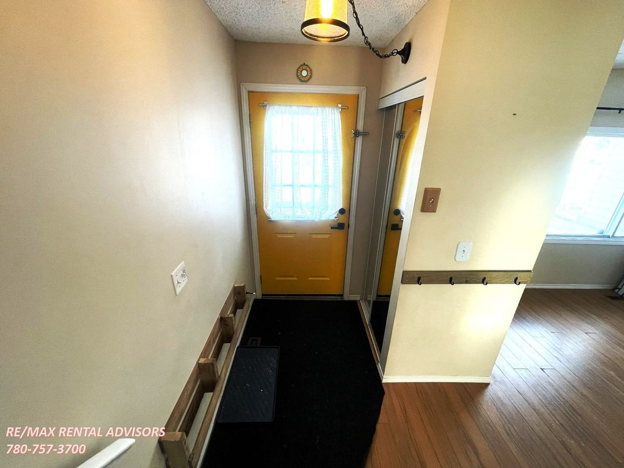 18423 95a Ave Nw - Photo 4 of 19