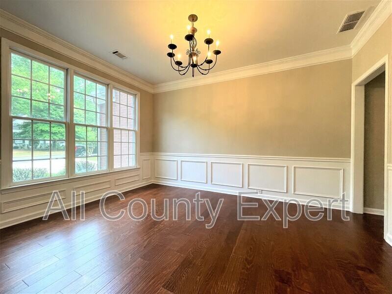 3045 Spring Field Ct - Photo 3 of 36