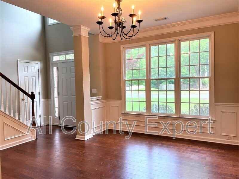 3045 Spring Field Ct - Photo 5 of 36