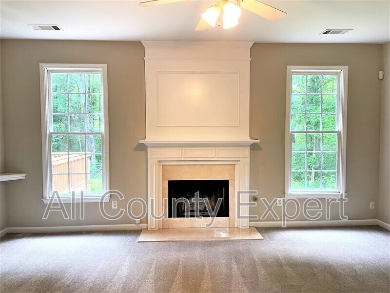 3045 Spring Field Ct - Photo 6 of 36