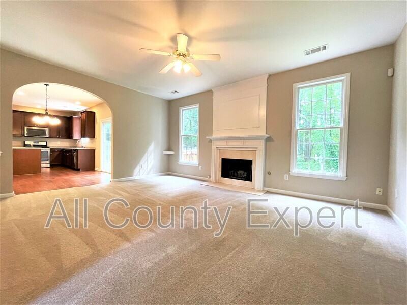 3045 Spring Field Ct - Photo 7 of 36