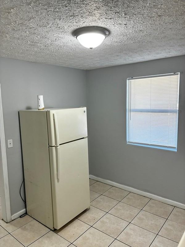 5222 Lexington Ave - Photo 6 of 12