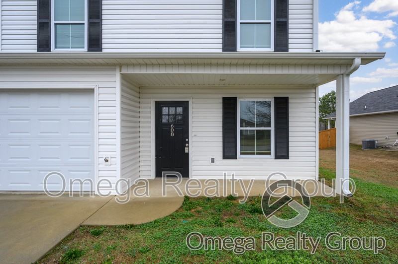 608 9th Ter - Photo 5 of 32