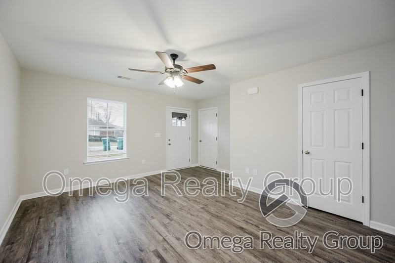 608 9th Ter - Photo 6 of 32