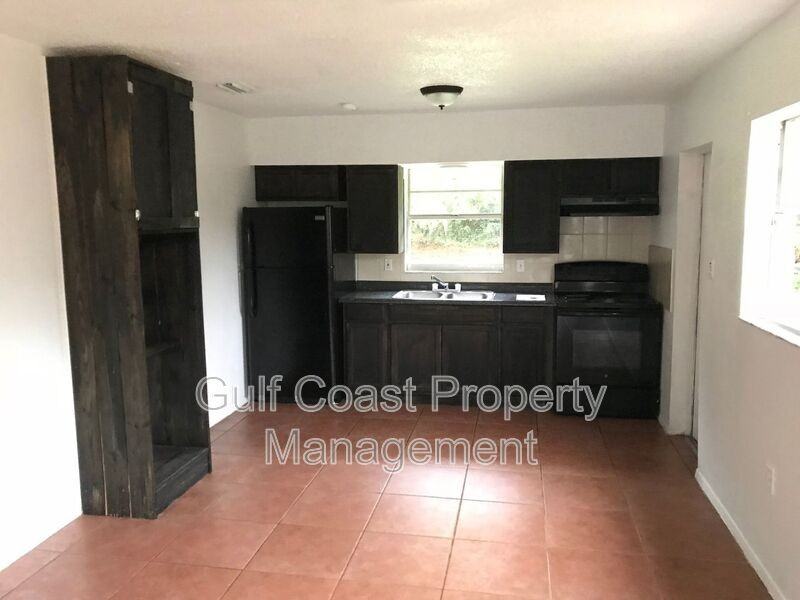 807 60th Ave W - Photo 2 of 7