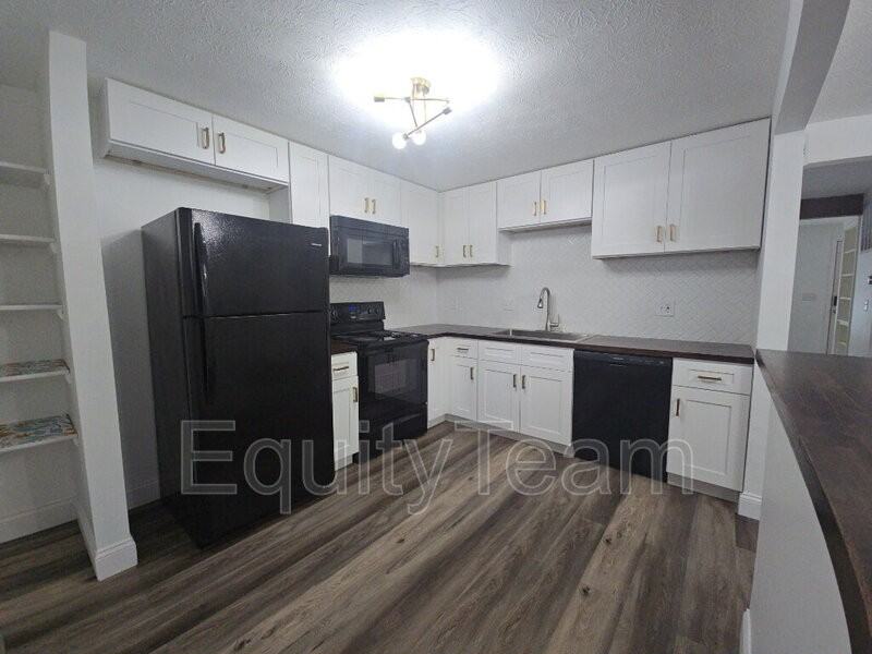 2877 Mossy Brink Ct - Photo 2 of 25