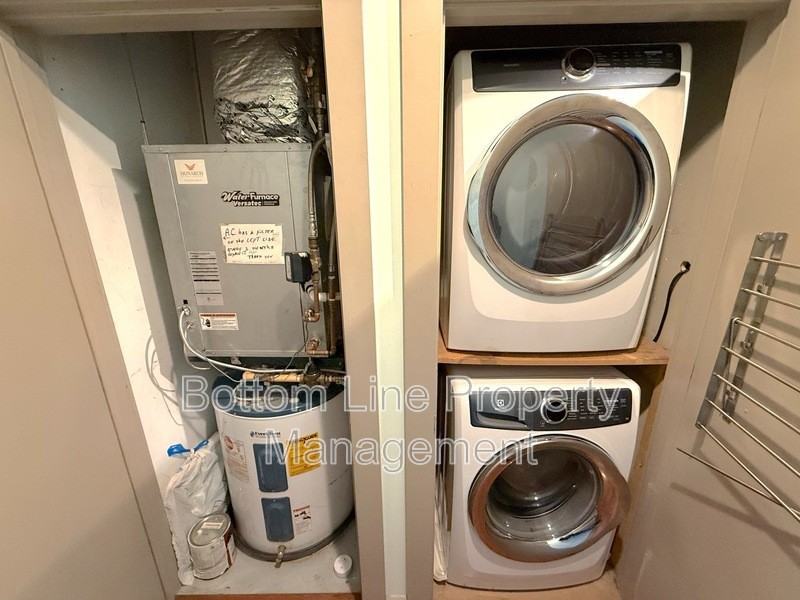 333 W Trade St #2108 - Photo 5 of 19