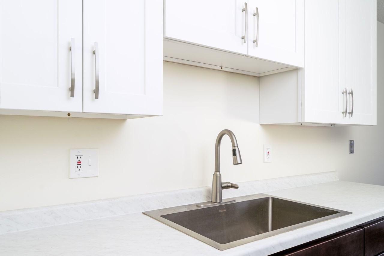 Xerxes Manor Apartments - Photo 3 of 22