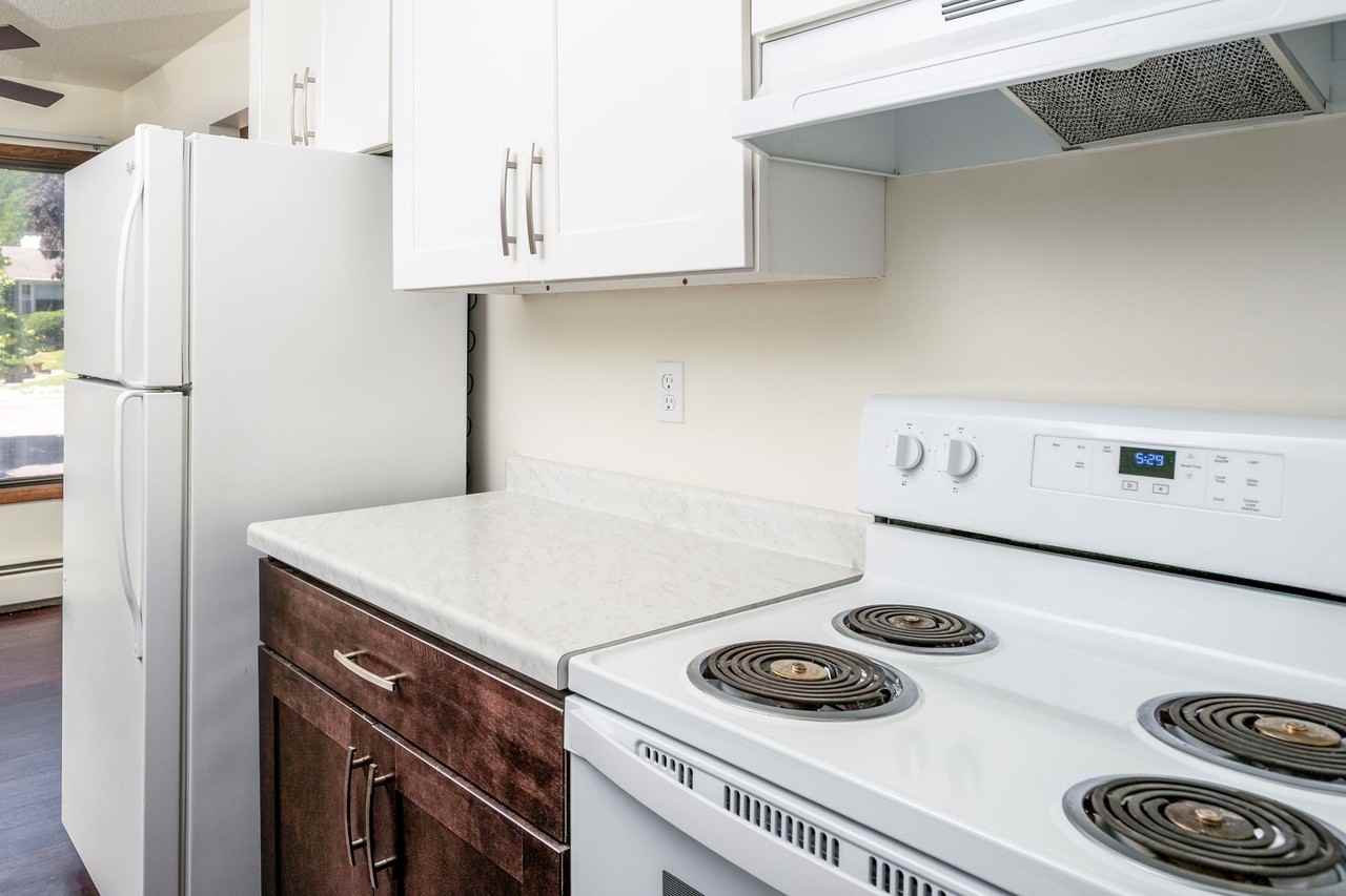 Xerxes Manor Apartments - Photo 4 of 22