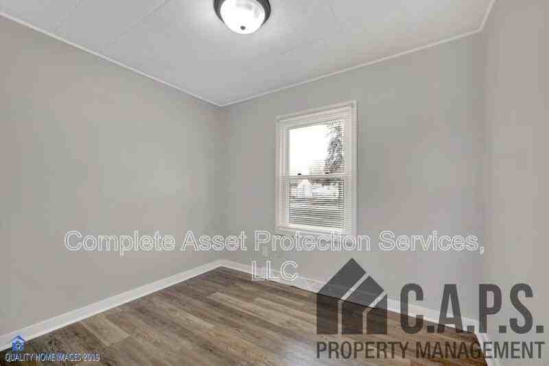 7744 Bertram Ave - Photo 3 of 13