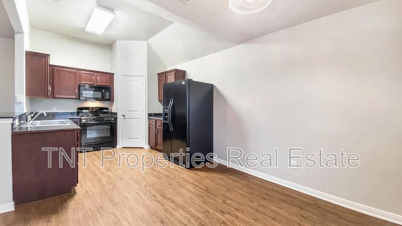 3906 Pawnee Creek Ct - Photo 2 of 11